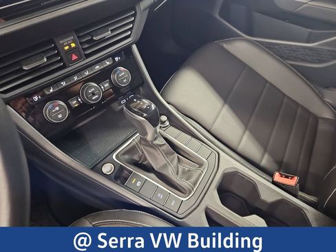 Used 2023 Volkswagen Jetta SE FWD image 26