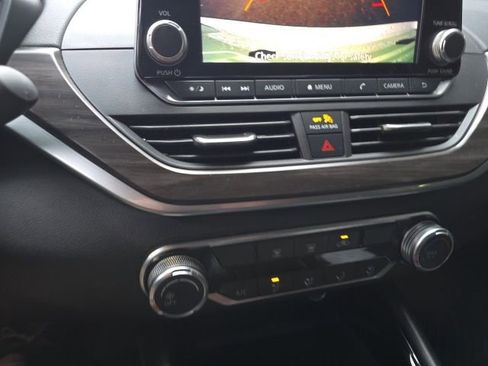 Used 2023 Nissan Altima 2.5 SV image 14