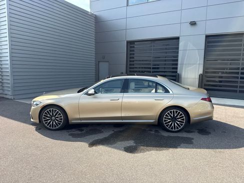 Used 2023 Mercedes-Benz S 500 4MATIC image 2