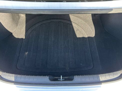 Used 2025 Hyundai Elantra SEL FWD image 33