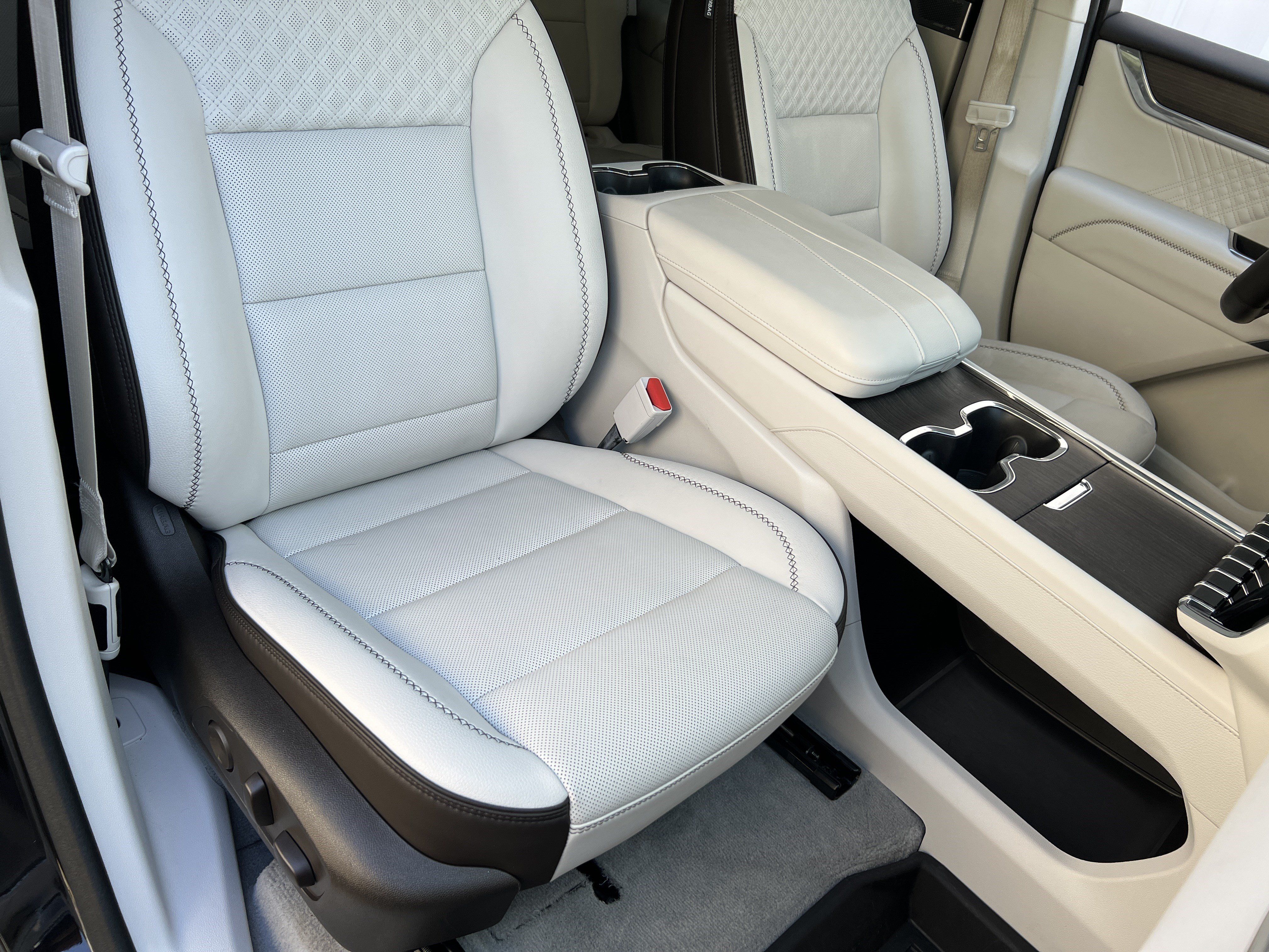 Used 2024 GMC Acadia Denali w/ Super Cruise Package FWD image 27