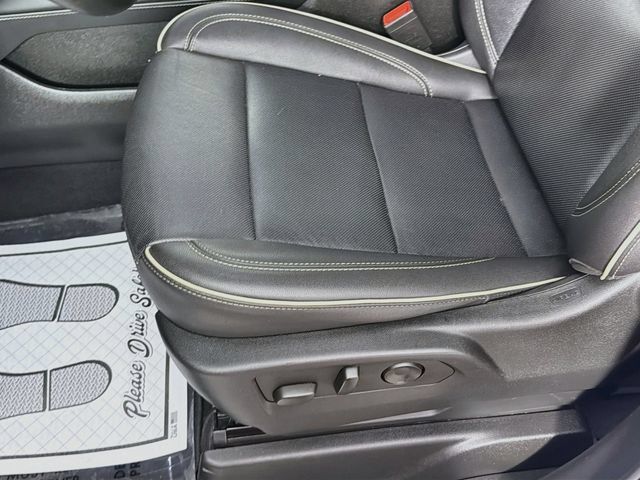 Used 2024 GMC Yukon SLT w/ SLT Luxury Package AWD/4WD image 21