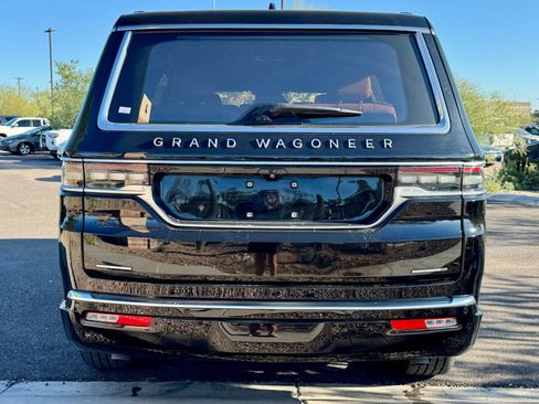 Used 2022 Jeep Grand Wagoneer Series III w/ Flexible Seating Group image 5