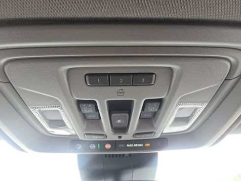 Used 2025 GMC Sierra 1500 SLT w/ SLT Premium Package AWD/4WD image 44
