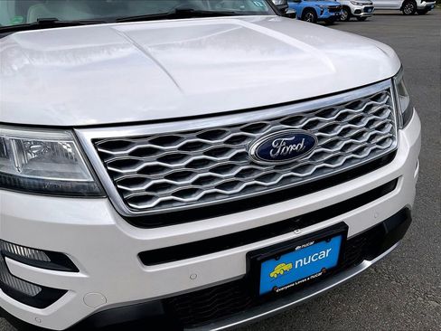 Used 2017 Ford Explorer Platinum AWD/4WD image 31