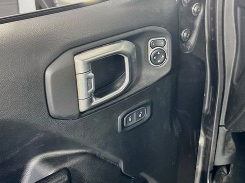 Used 2023 Jeep Gladiator Sport AWD/4WD image 17