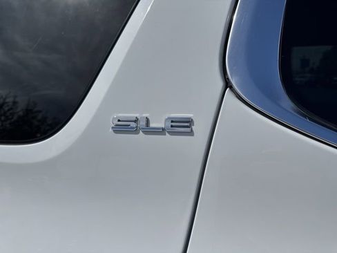 Used 2019 GMC Acadia SLE image 10