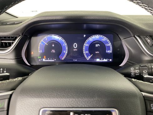 New 2025 Jeep Grand Cherokee Altitude image 20