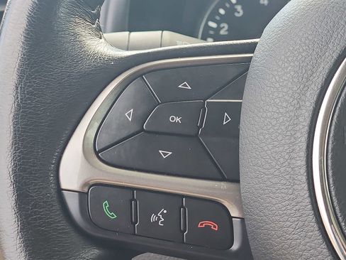 Certified 2022 Jeep Renegade Latitude w/ Convenience Group image 20