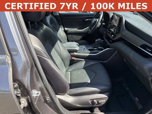 Used 2023 Toyota Highlander XLE FWD image 9