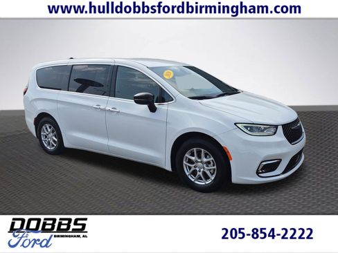 Used 2026 Chrysler Pacifica Select FWD image 1