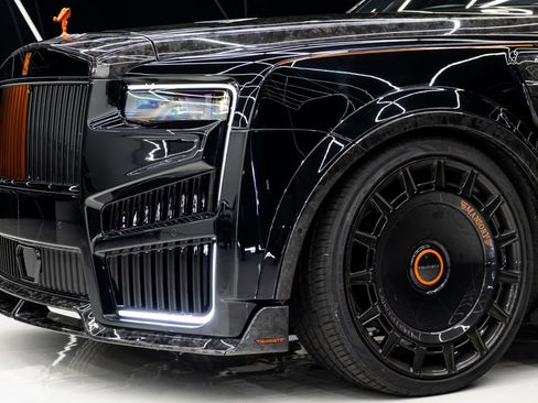 Used 2025 Rolls-Royce Cullinan AWD/4WD image 7