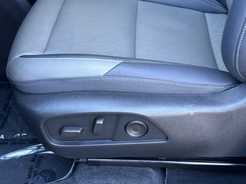 Used 2025 Chevrolet Equinox LT w/ Convenience Package II image 14