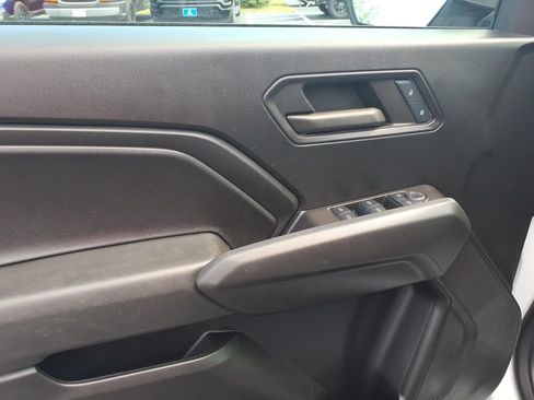 Used 2024 Chevrolet Colorado W/T RWD image 11