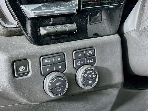 Used 2024 Chevrolet Silverado 1500 High Country w/ Technology Package AWD/4WD image 11