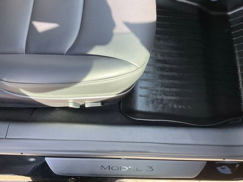 Used 2023 Tesla Model 3 Standard Range image 61