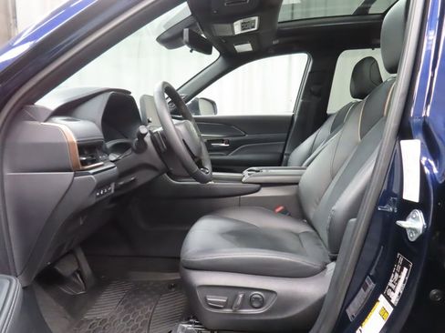 Used 2025 Toyota Grand Highlander AWD Hybrid image 12