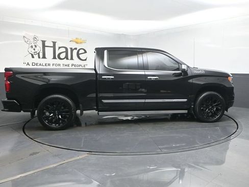 Used 2025 Chevrolet Silverado 1500 High Country AWD/4WD image 42