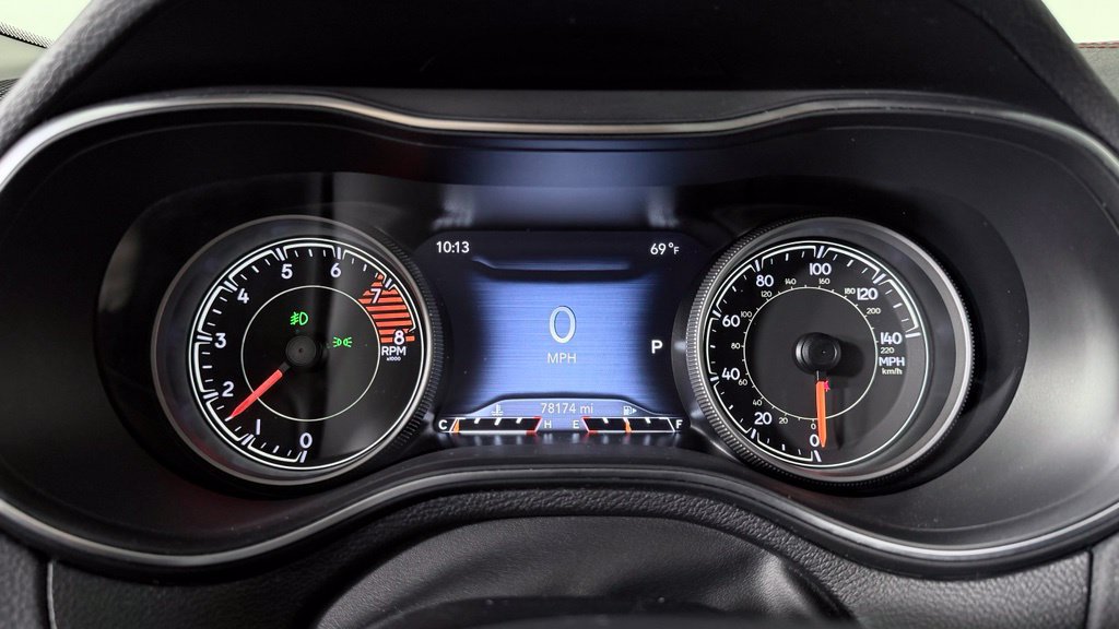 Used 2020 Jeep Cherokee Trailhawk w/ Cold Weather Group AWD/4WD image 19