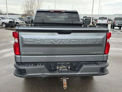 Used 2020 Chevrolet Silverado 1500 Custom w/ Custom Value Package image 4