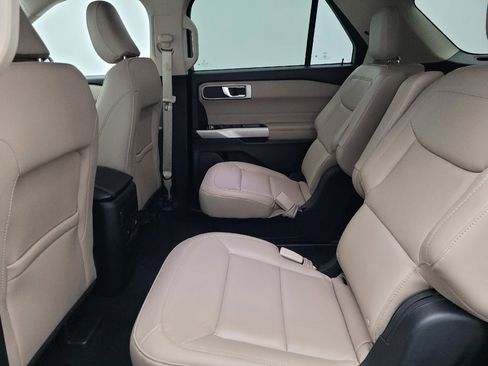 Used 2023 Ford Explorer XLT w/ Equipment Group 202A image 18