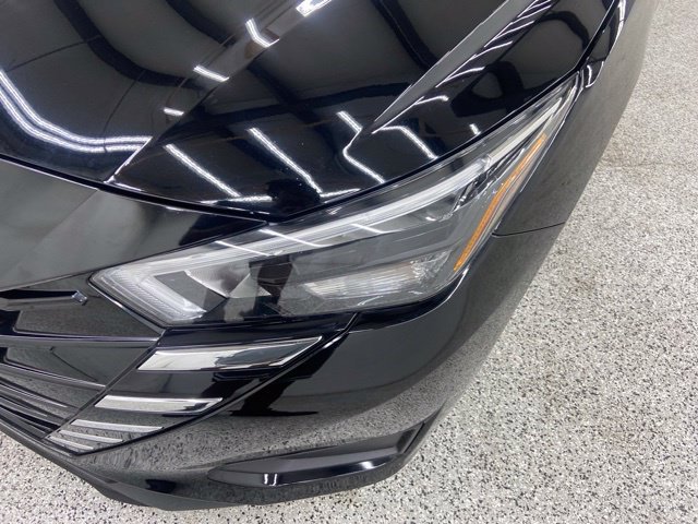 Used 2025 Nissan Versa SV FWD image 10