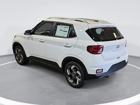 New 2026 Hyundai Venue SEL FWD image 7