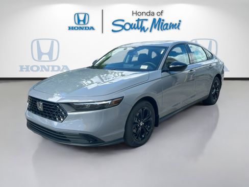 New 2025 Honda Accord SE image 3