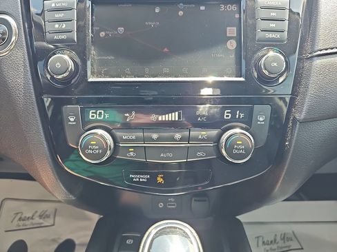 Used 2019 Nissan Rogue SV w/ Sun & Sound Touring Package FWD image 24
