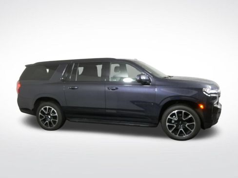 Used 2023 Chevrolet Suburban RST w/ Luxury Package AWD/4WD image 2