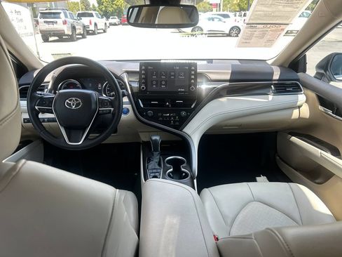 Certified 2022 Toyota Camry XLE FWD image 13