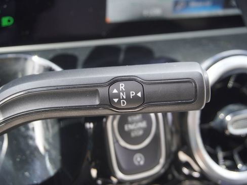 Used 2021 Mercedes-Benz GLA 250 4MATIC w/ Premium Package image 17