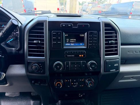 Used 2019 Ford F550 4x4 Crew Cab image 12