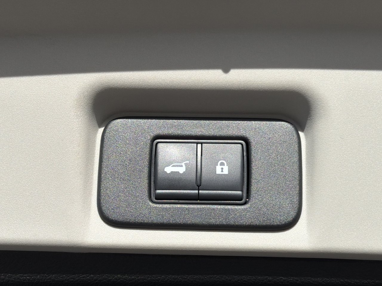 Certified 2024 Nissan Ariya FWD image 28