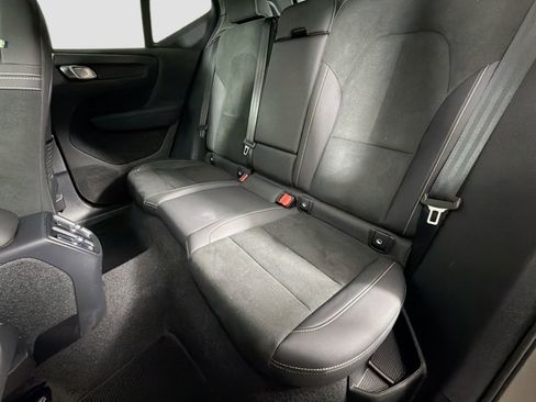 Used 2023 Volvo XC40 Recharge Ultimate image 26