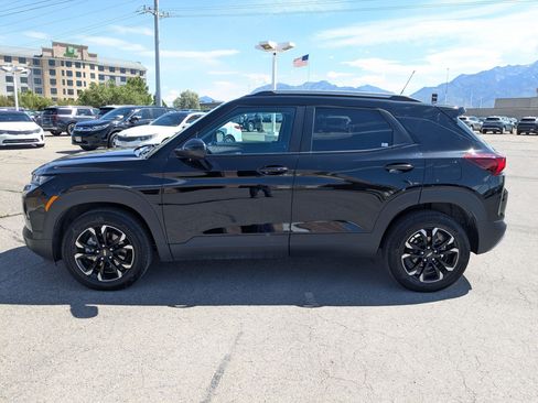 Used 2023 Chevrolet TrailBlazer LT FWD image 3