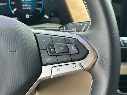 Used 2024 Volkswagen Atlas SE FWD image 24