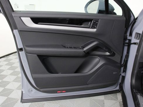 New 2026 Porsche Cayenne Coupe image 21