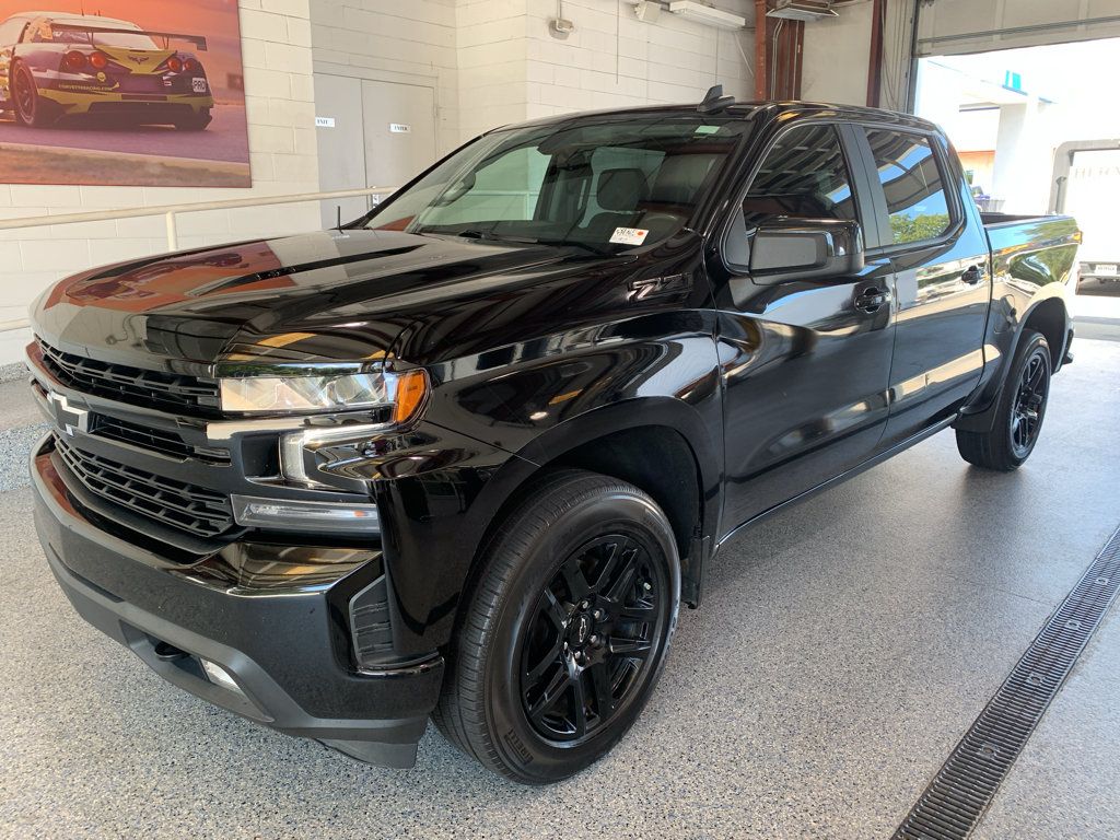 Used 2022 Chevrolet Silverado 1500 RST w/ LPO, Blackout Package AWD/4WD image 4