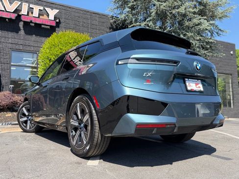 Used 2023 BMW iX xDrive50 w/ Sport Package AWD/4WD image 19