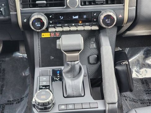 Used 2025 Toyota Tacoma Limited image 29