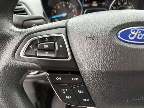 Used 2019 Ford Escape SE image 18