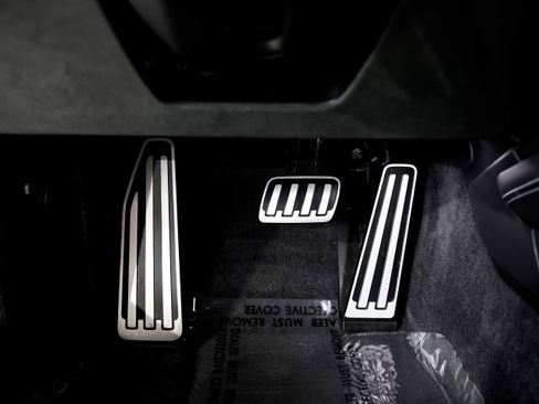 Used 2024 Porsche 911 Dakar image 13