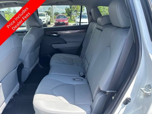 Used 2021 Toyota Highlander Limited AWD/4WD image 13
