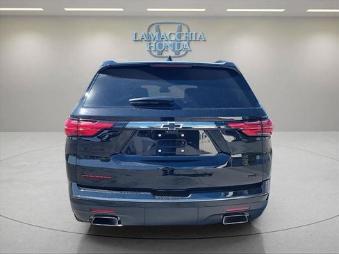 Used 2023 Chevrolet Traverse Premier w/ Redline Edition AWD/4WD image 4