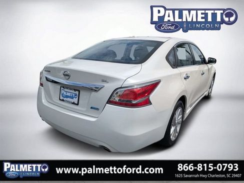 Used 2014 Nissan Altima 2.5 SL w/ Moonroof Package FWD image 4