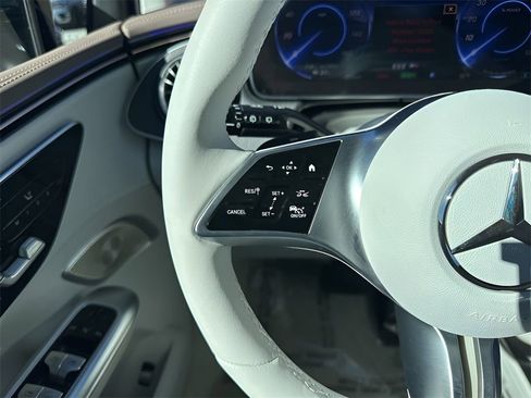 Used 2023 Mercedes-Benz EQE 500 4MATIC SUV w/ Exclusive Trim Package image 15