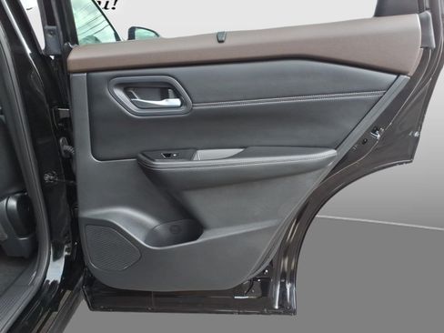 Certified 2023 Nissan Rogue SV w/ SV Premium B Package AWD/4WD image 27