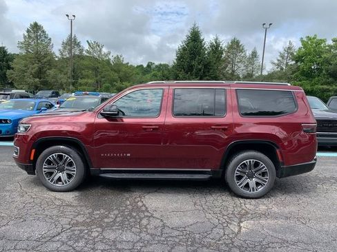 Used 2024 Jeep Wagoneer Series II w/ Flexible Seating Group AWD/4WD image 2