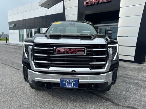 Used 2025 GMC Sierra 3500 SLE w/ SLE Convenience Package AWD/4WD image 2